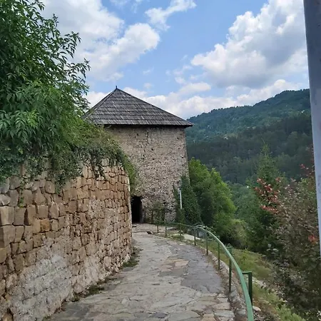 Ostanak kod kuće Mima Jajce
